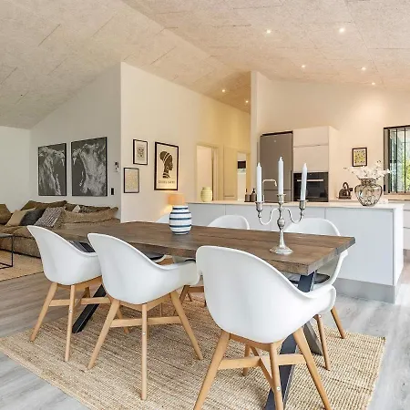 Three-bedroom In Hjorring 6