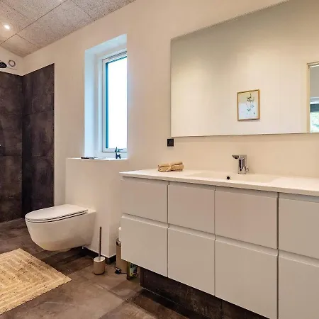 Three-bedroom In Hjorring 6 *